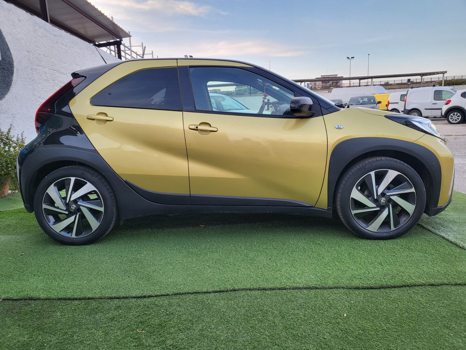 
										TOYOTA AYGO X 1.0 VVT-i 72CV. LOUNGE UNIPRO’ completo									