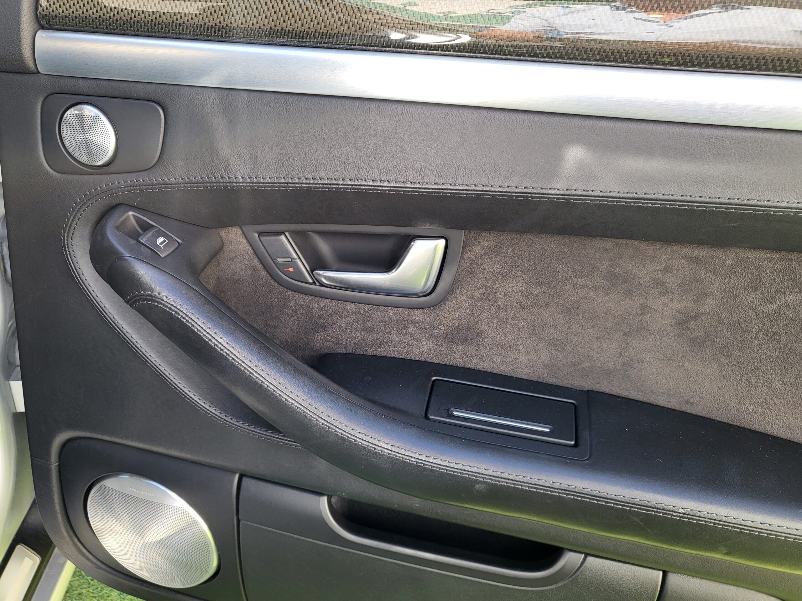 
								AUDI S8 5.2 V10 450CV. TIP QUATTRO completo									