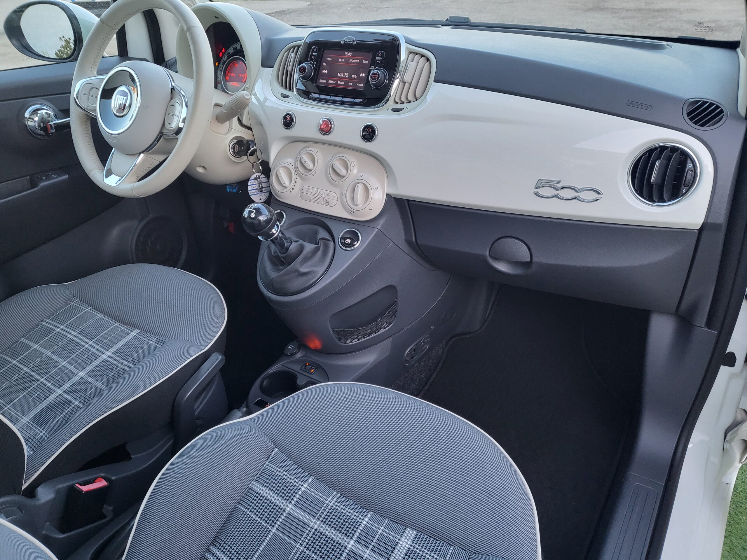 
								FIAT 500 1.2 EASY POWER LOUNGE completo									