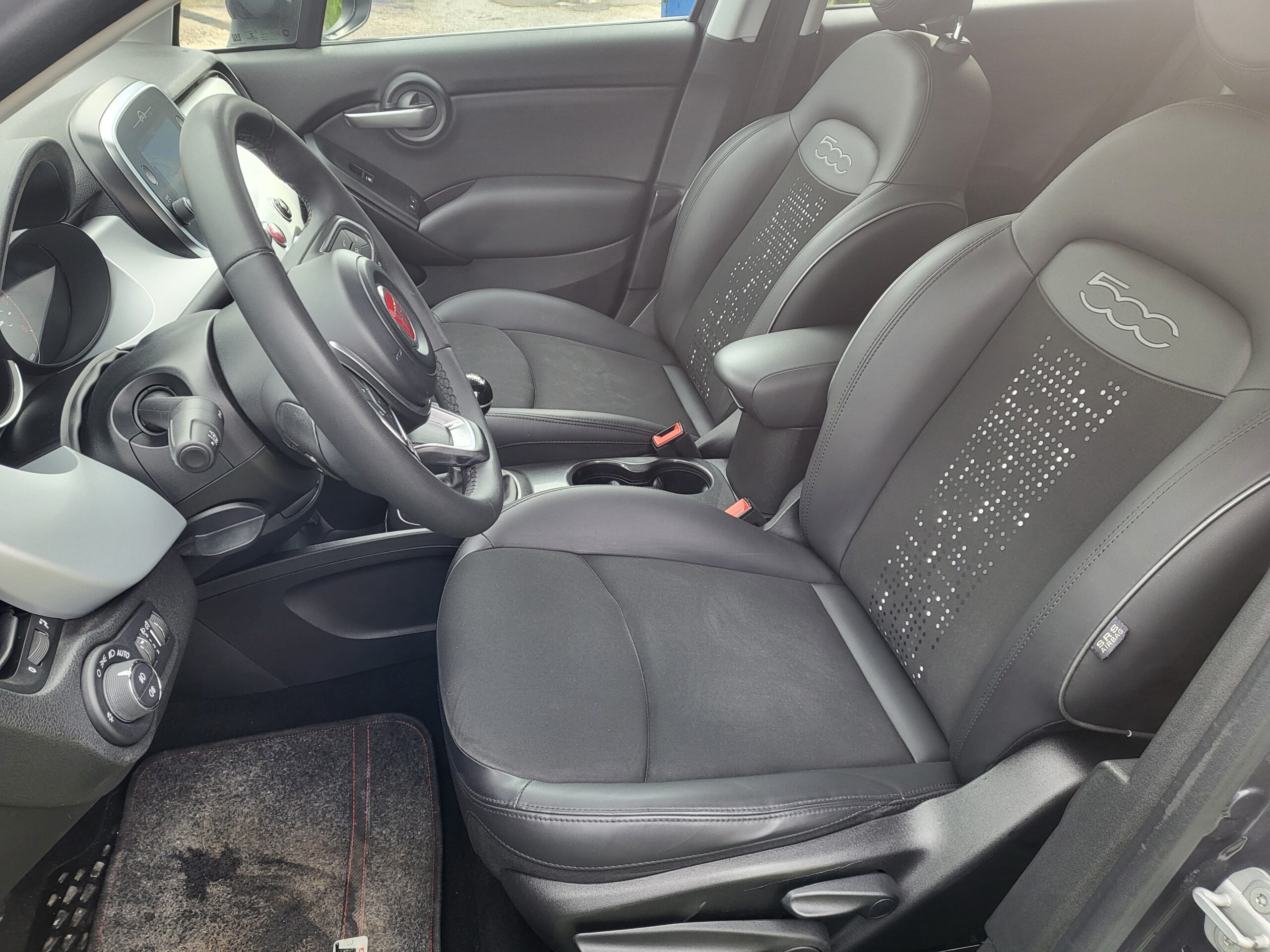 
								FIAT 500X 1.3 MultiJet 95 CV S&S Connect Uniprò completo									