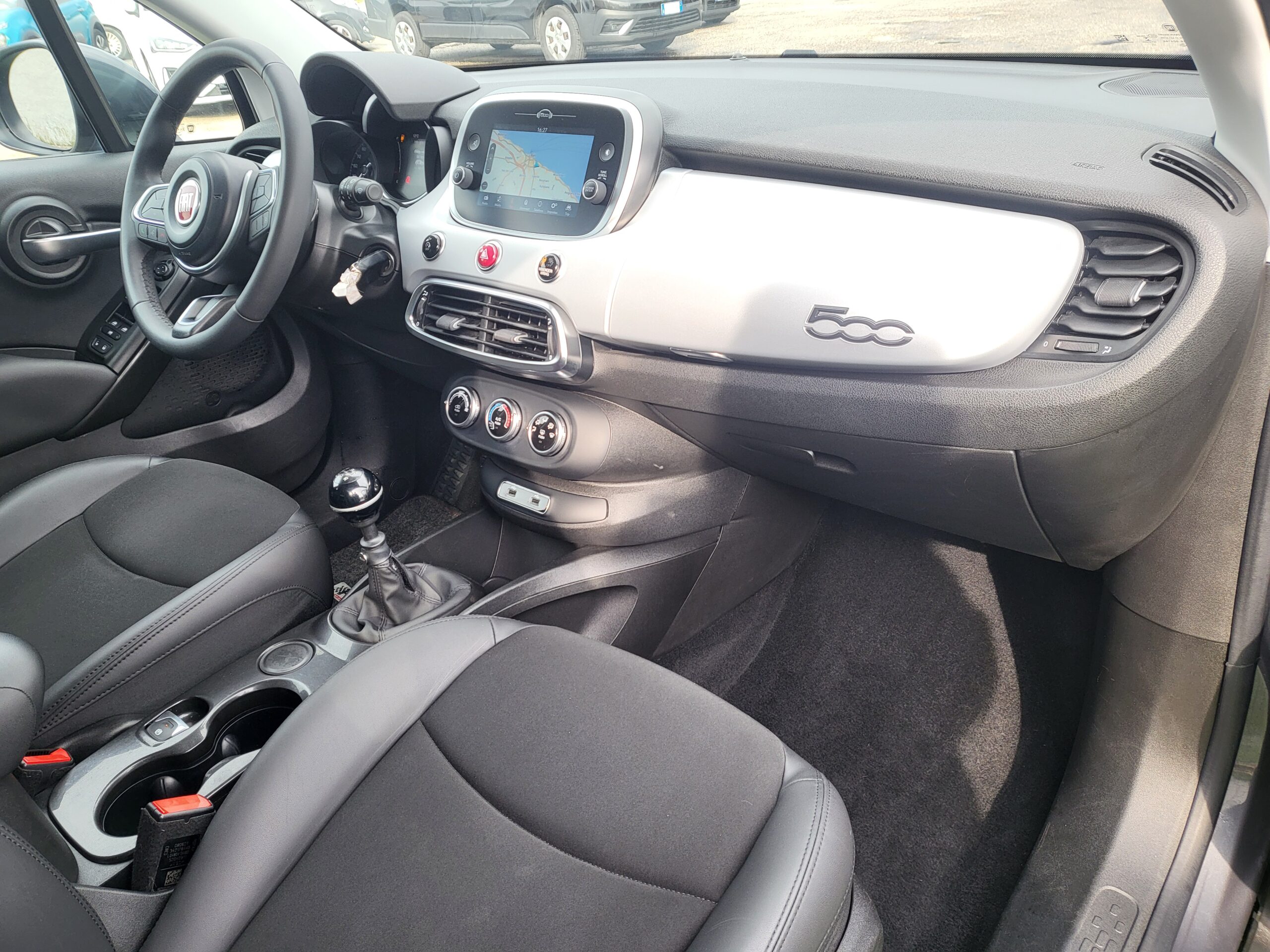 
								FIAT 500X 1.3 MultiJet 95 CV S&S Connect Uniprò completo									