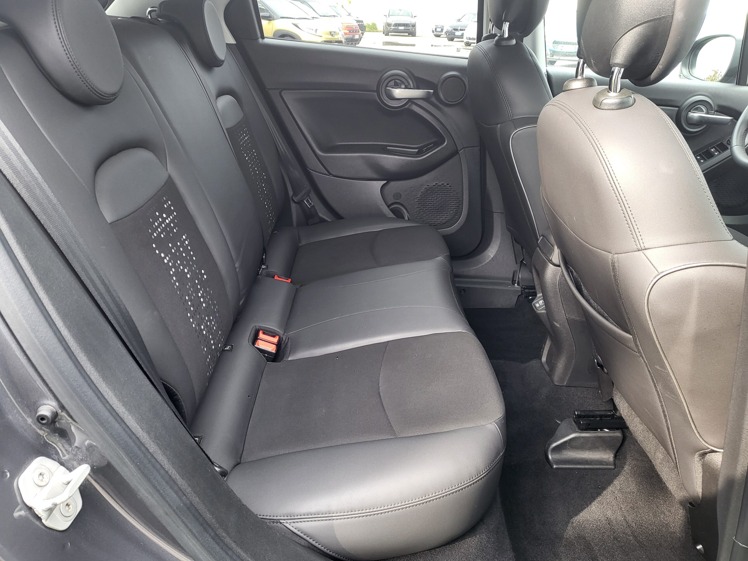 
								FIAT 500X 1.3 MultiJet 95 CV S&S Connect Uniprò completo									