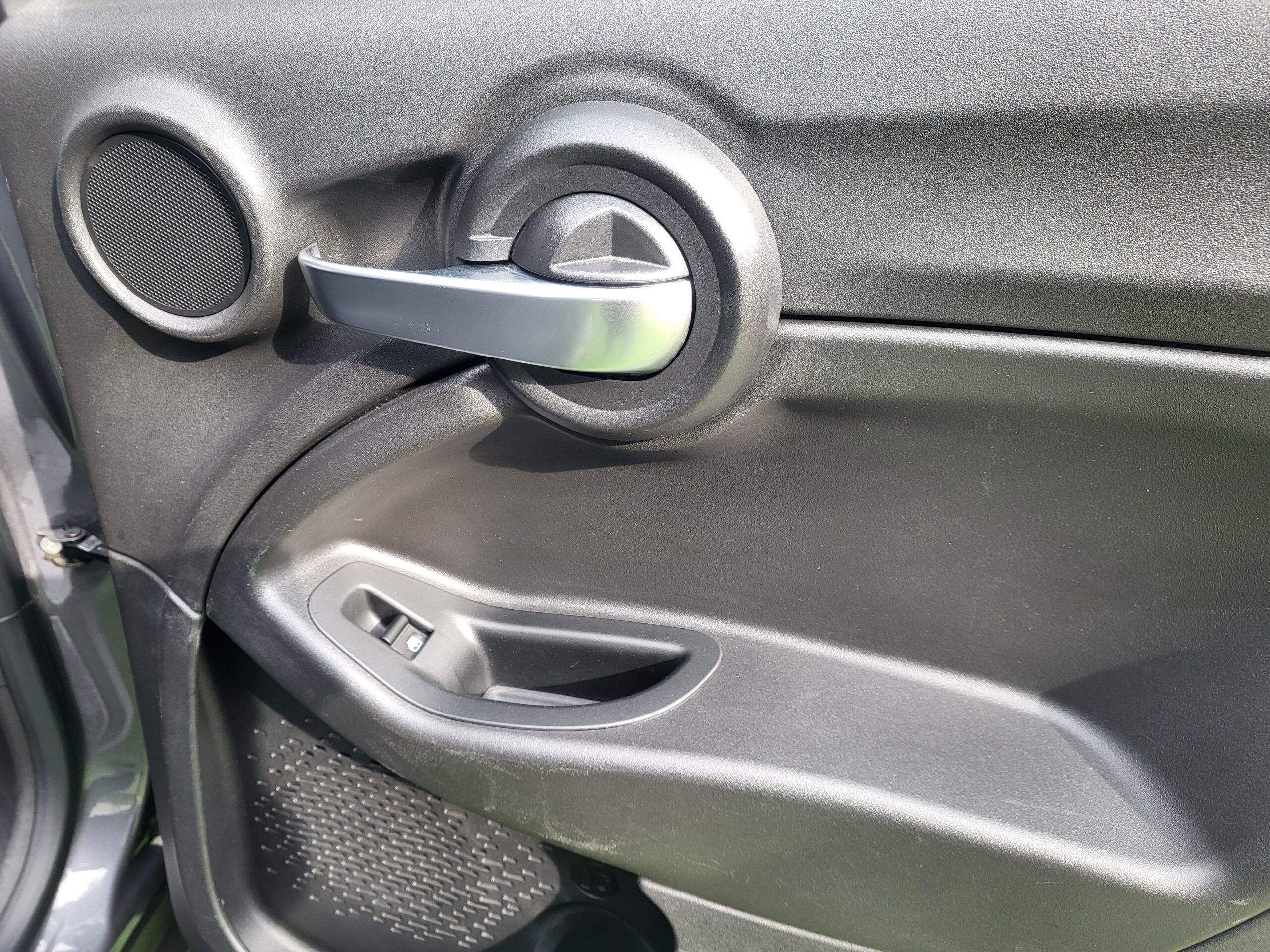 
								FIAT 500X 1.3 MultiJet 95 CV S&S Connect Uniprò completo									