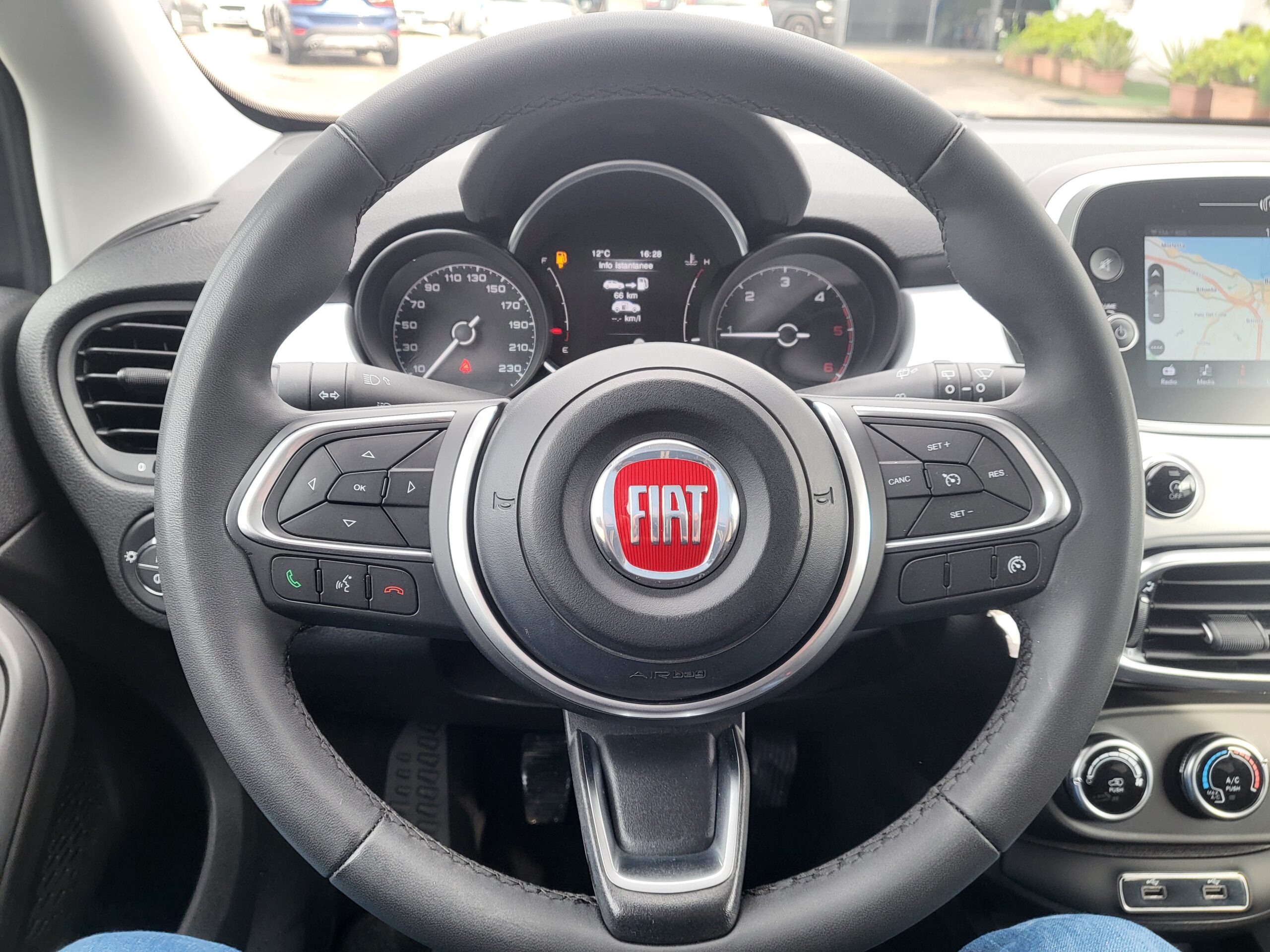 
								FIAT 500X 1.3 MultiJet 95 CV S&S Connect Uniprò completo									