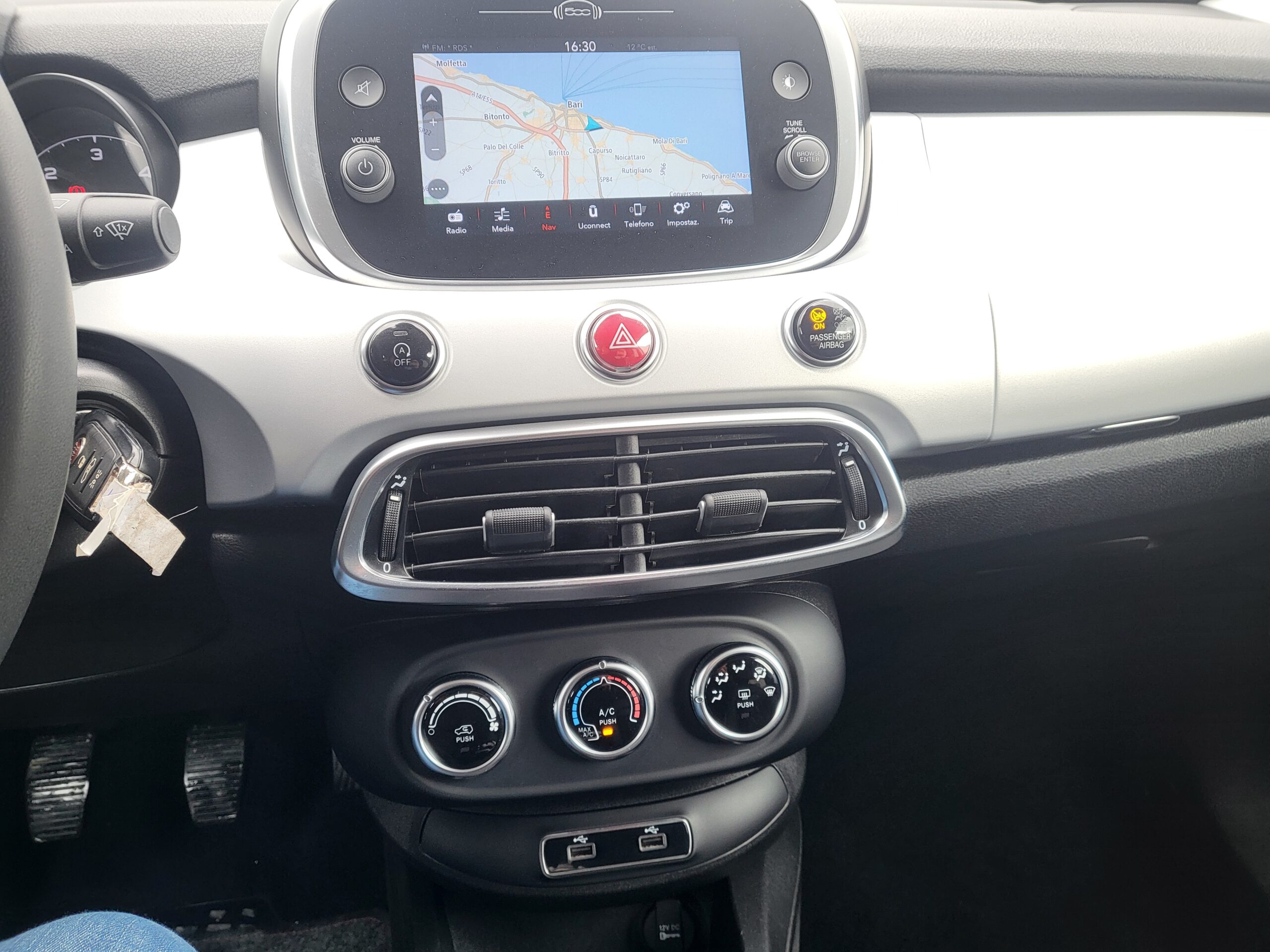 
								FIAT 500X 1.3 MultiJet 95 CV S&S Connect Uniprò completo									