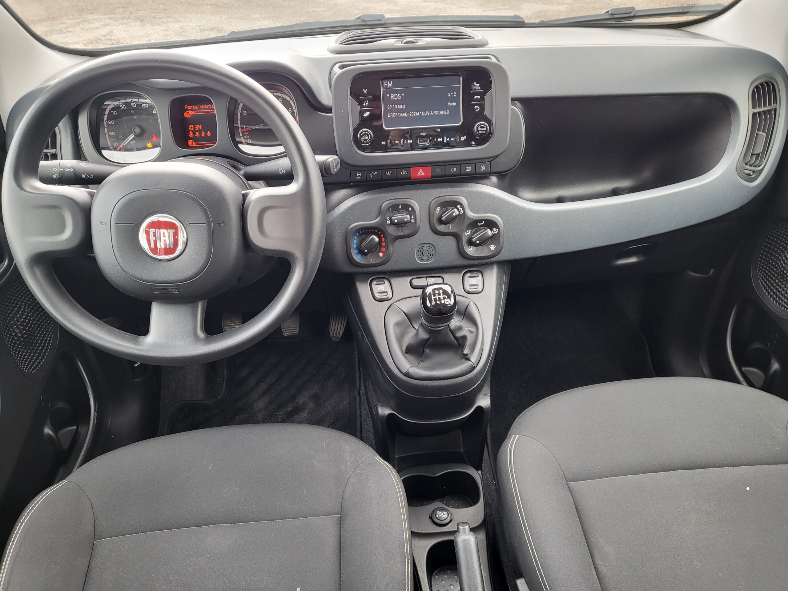 
								FIAT Panda 1.0 FireFly S&S Hybrid completo									
