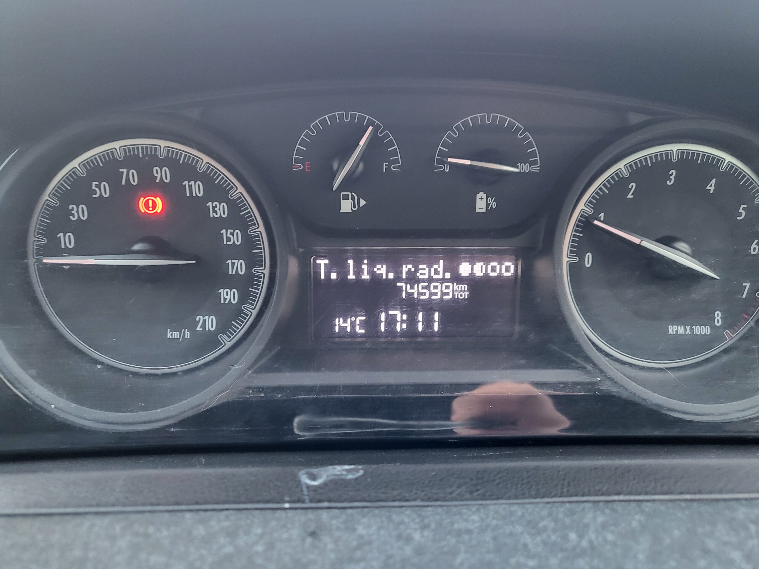 
								LANCIA YPSILON 1.0 HYBRID SILVER completo									
