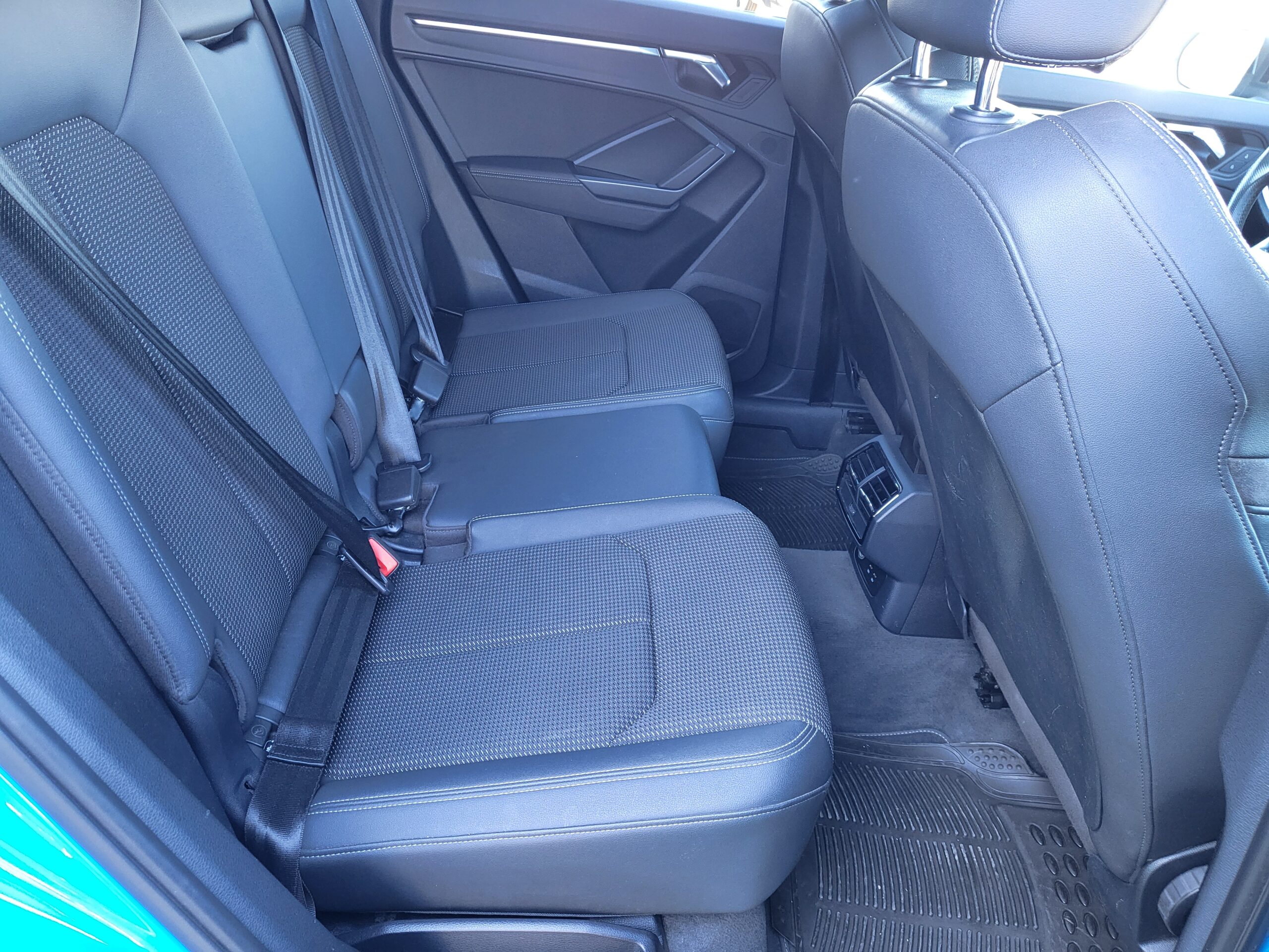 
								Audi Q3 SPB 35 TDI S tronic S line edition completo									