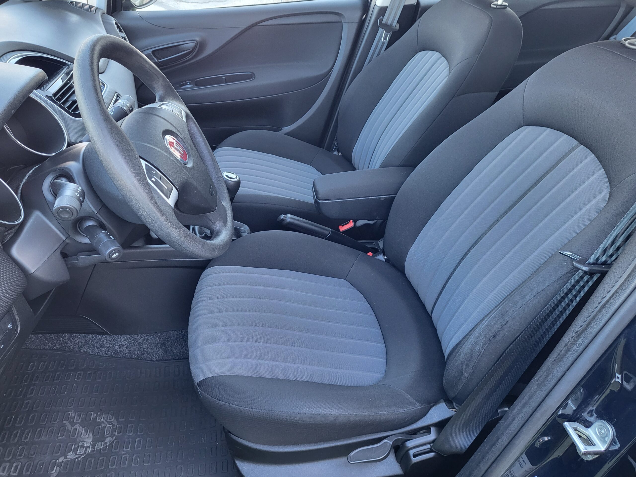 
								FIAT PUNTO 1.3 MEJT 95CV. UNIPRO’ completo									