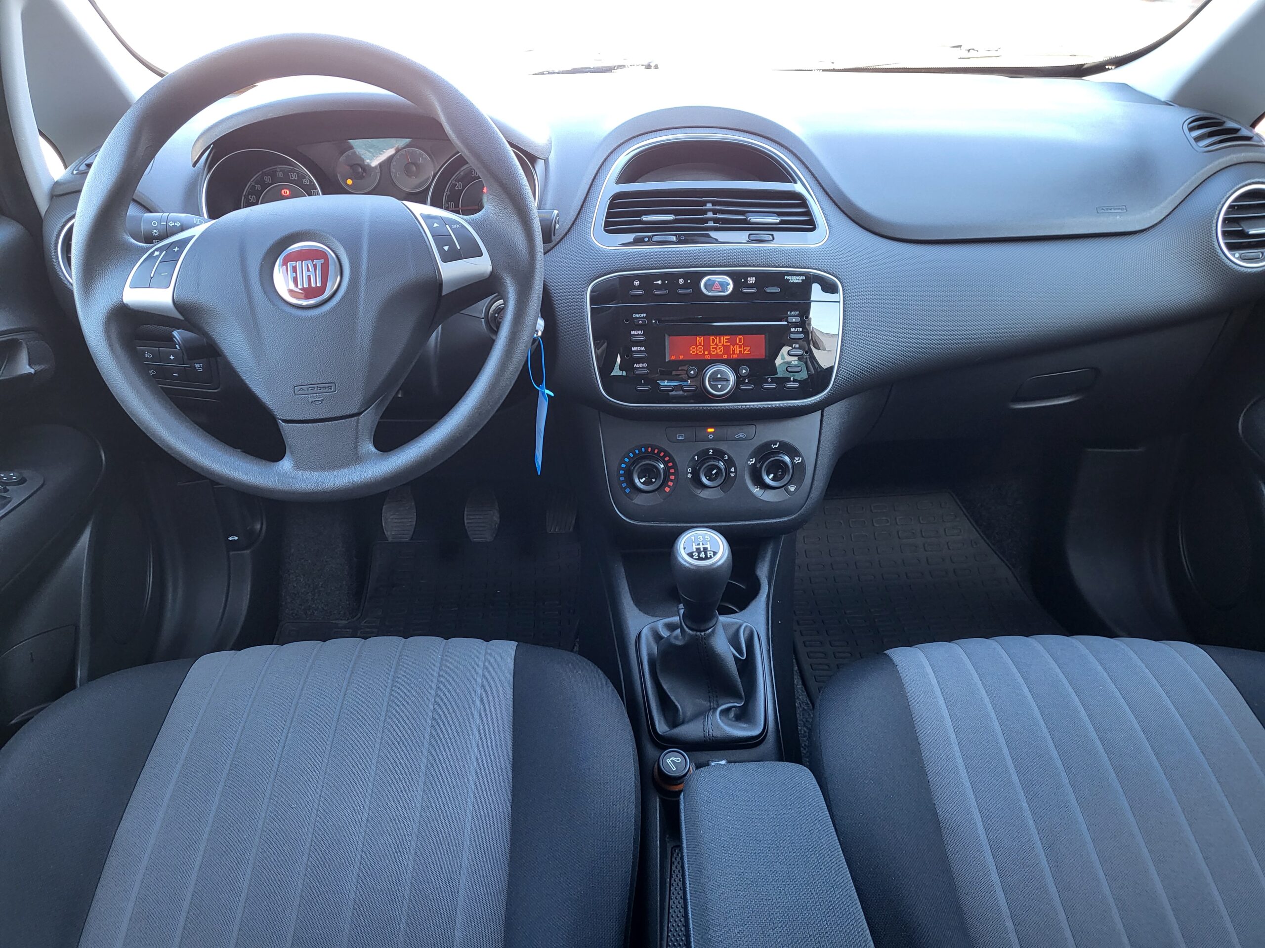 
								FIAT PUNTO 1.3 MEJT 95CV. UNIPRO’ completo									
