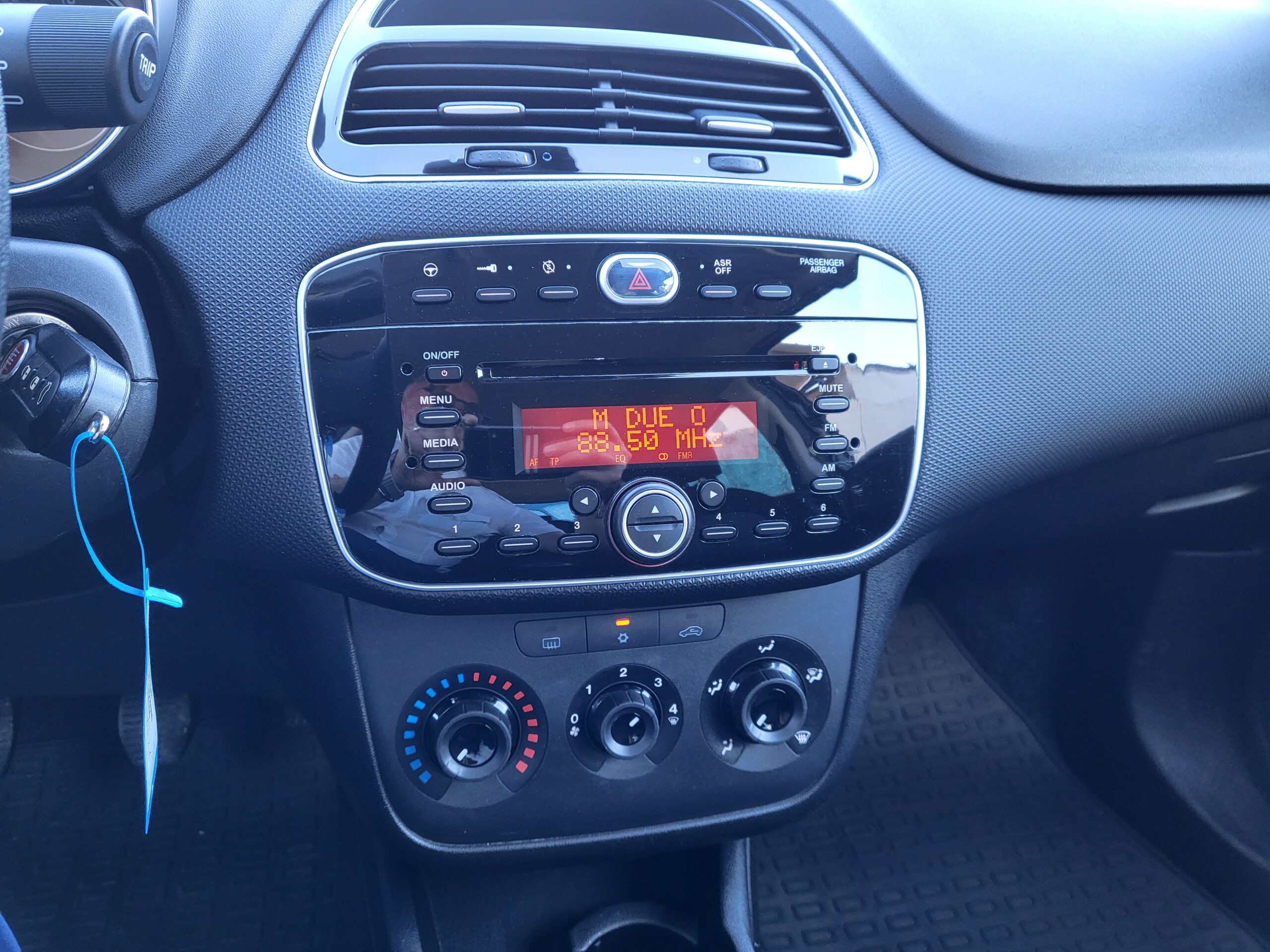 
								FIAT PUNTO 1.3 MEJT 95CV. UNIPRO’ completo									