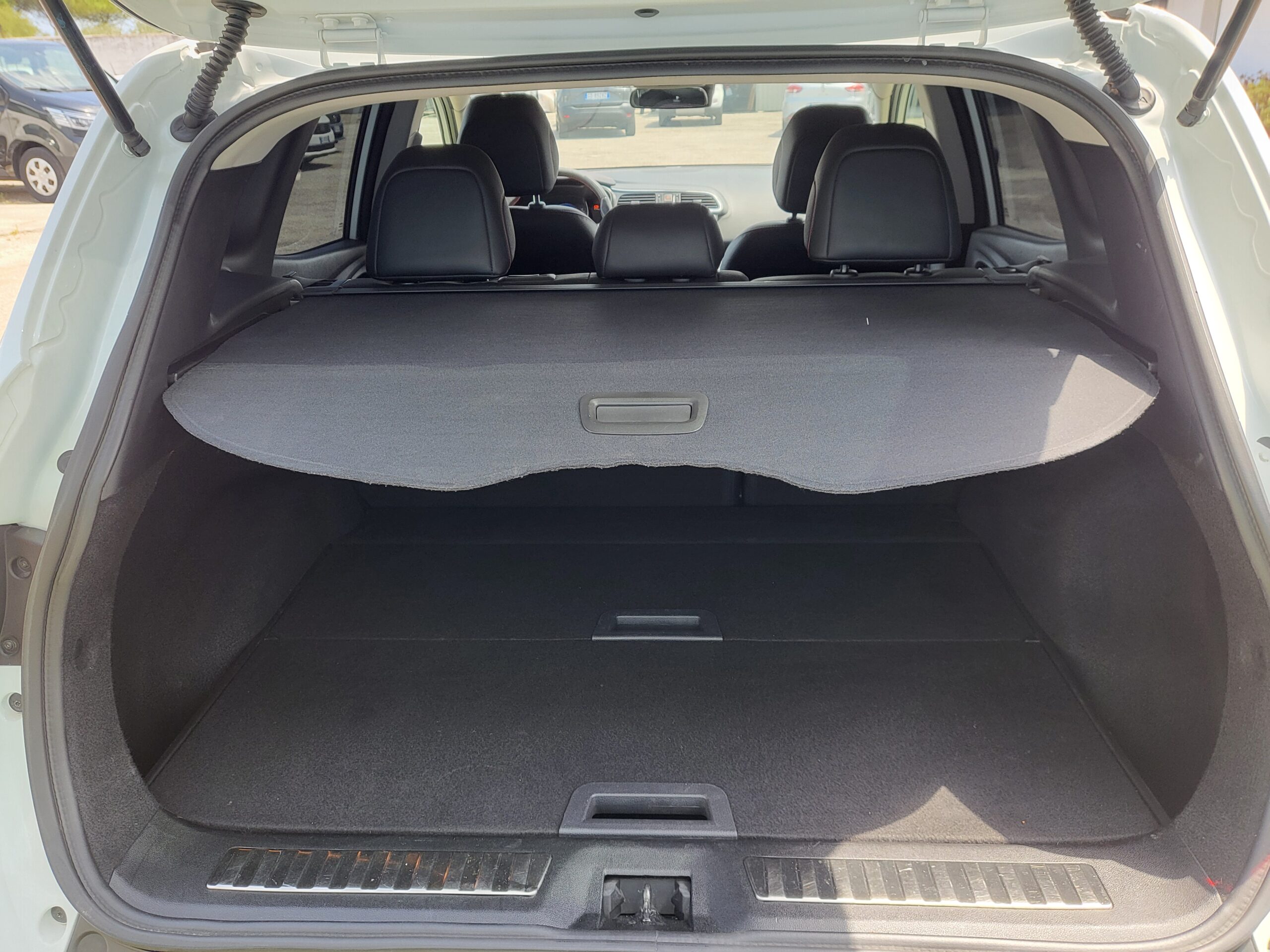 
								RENAULT KADJAR 1.5 DCI 110CV. BOSE EDITION completo									