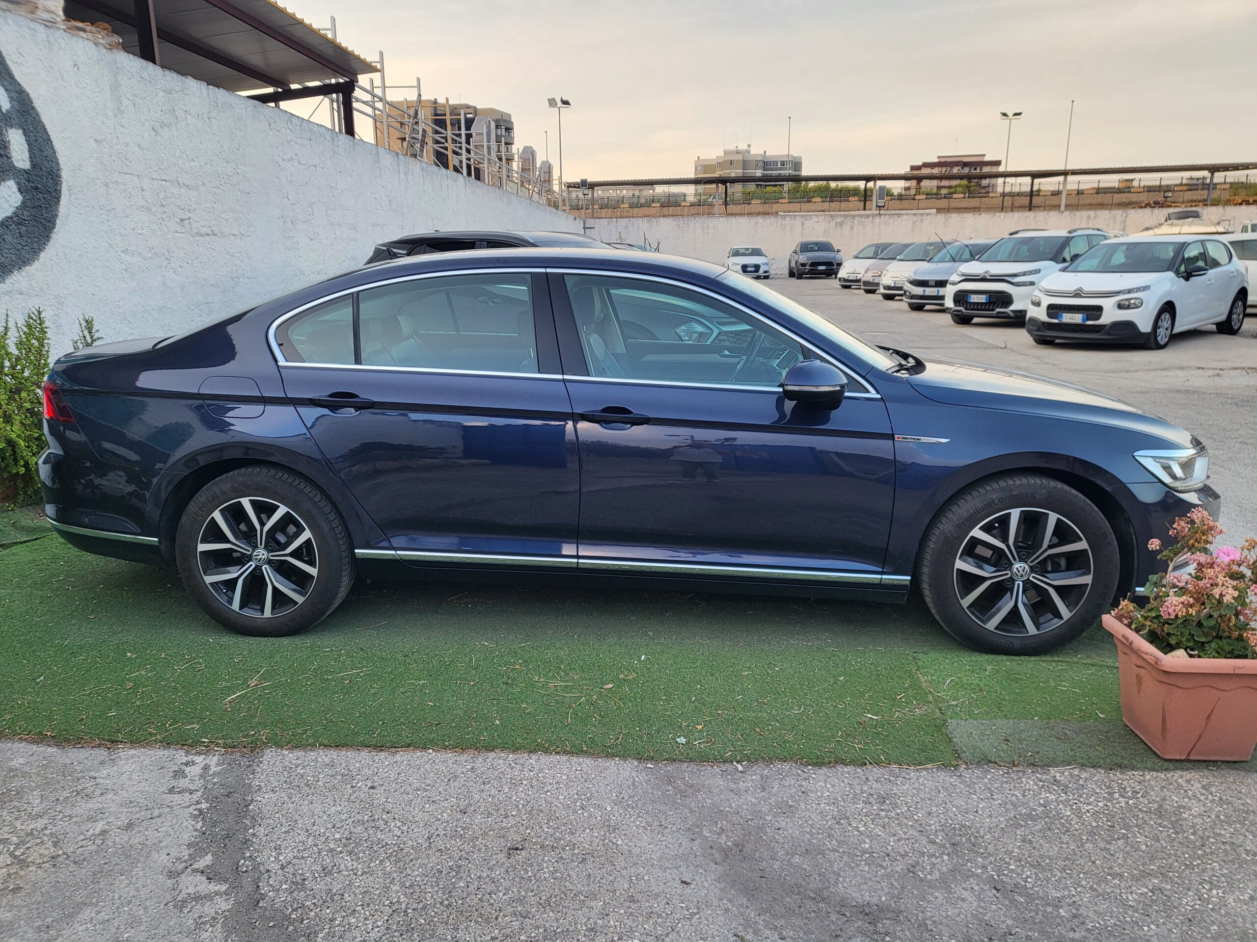 
								Passat Business 2.0 TDI 190 CV 4MOTION DSG Executive BMT completo									