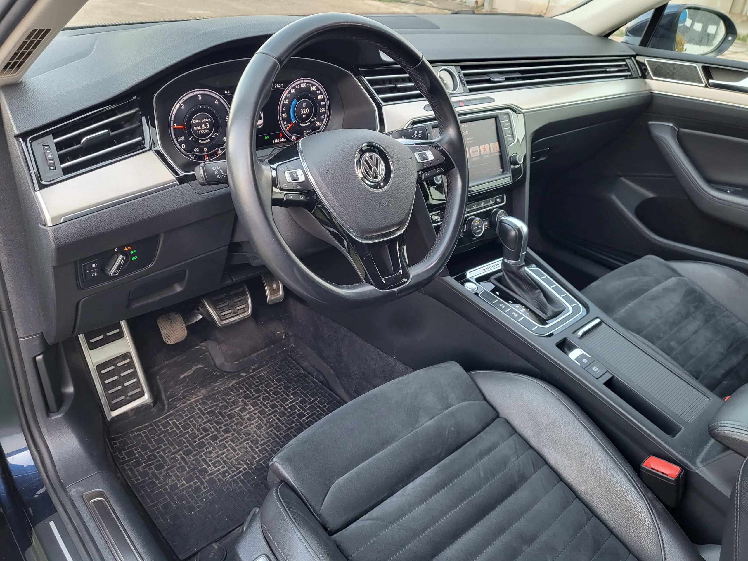 
								Passat Business 2.0 TDI 190 CV 4MOTION DSG Executive BMT completo									