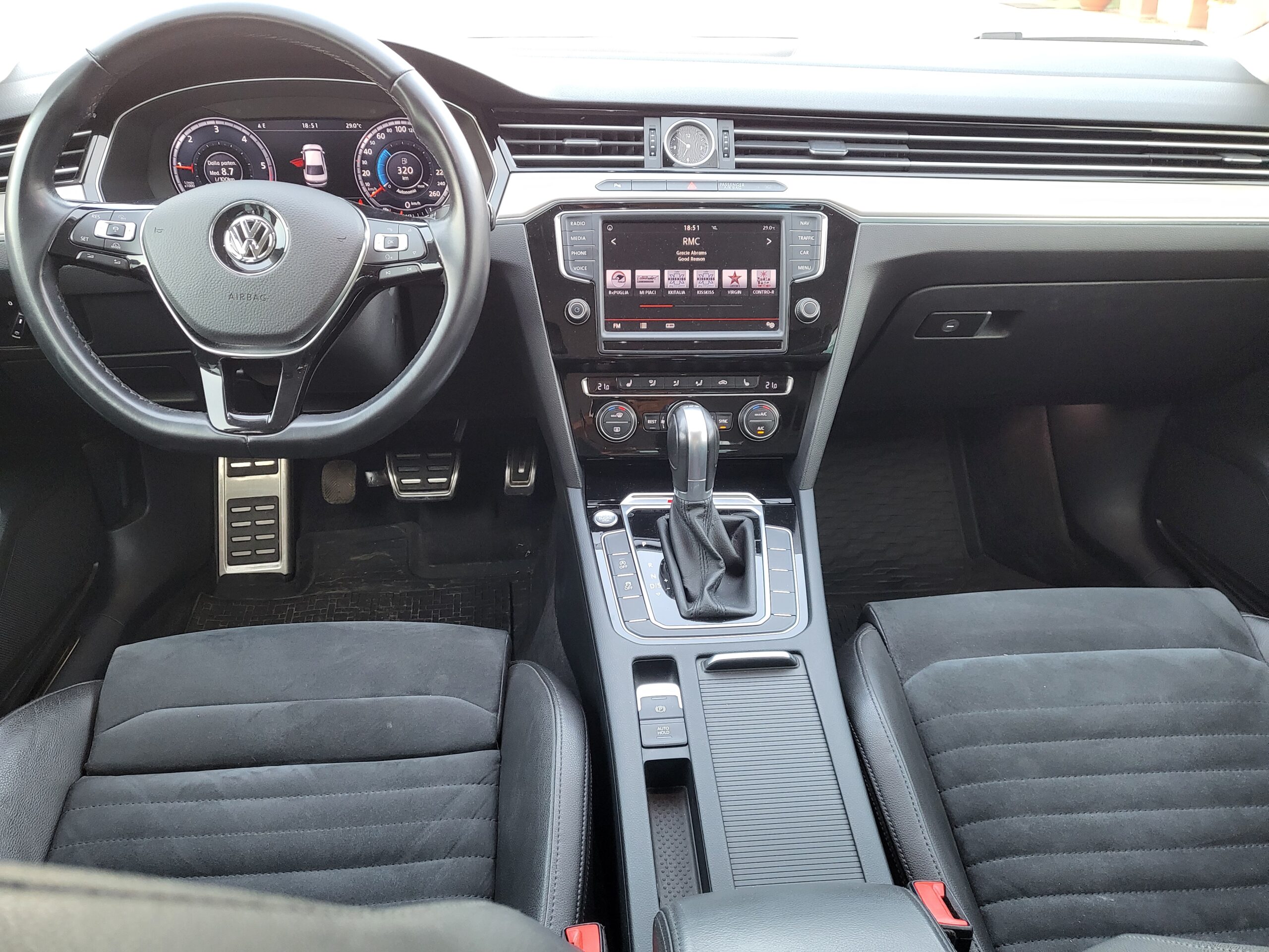 
								Passat Business 2.0 TDI 190 CV 4MOTION DSG Executive BMT completo									
