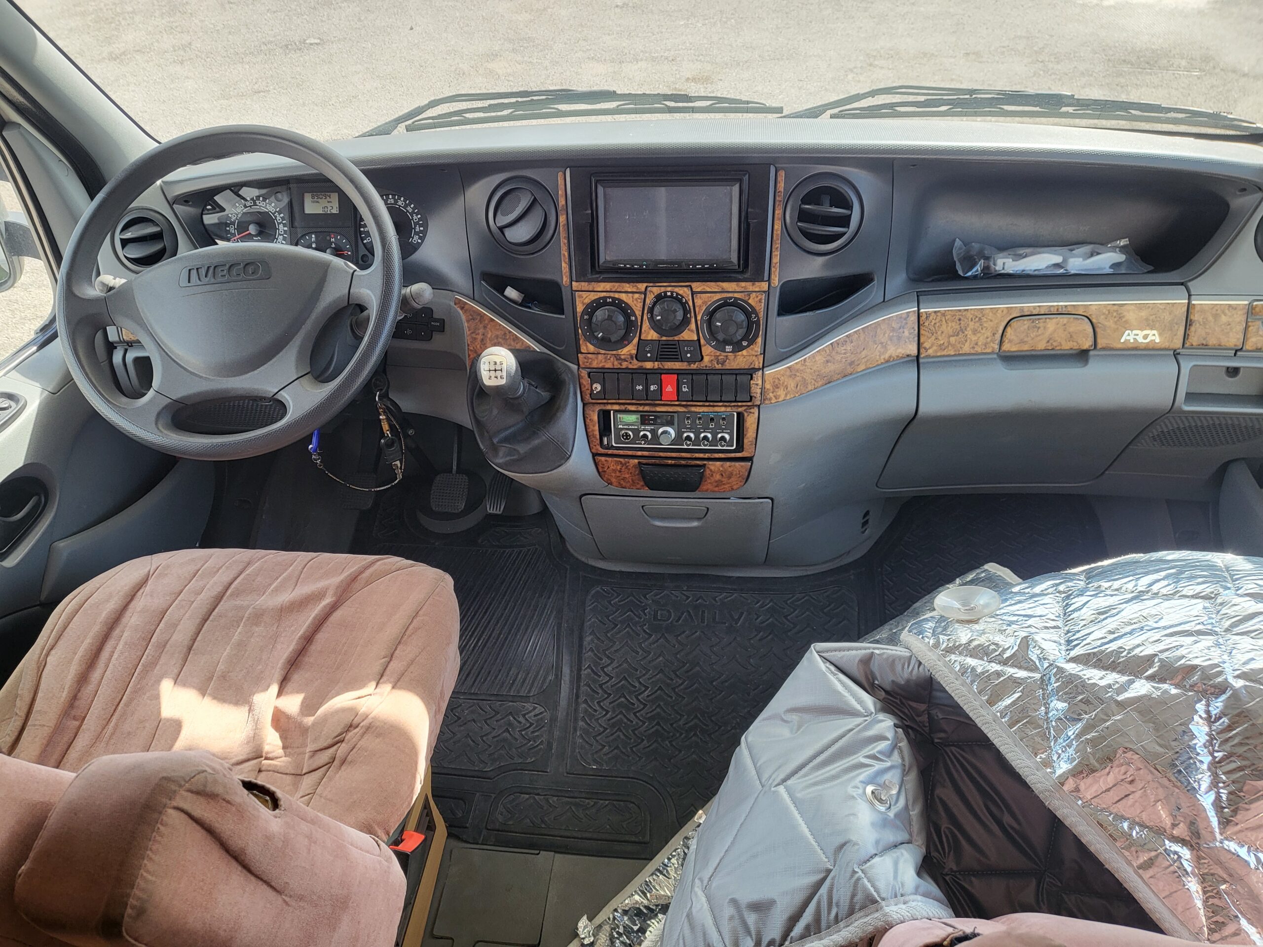 
								IVECO ARCA 720 GLM IVECO 3000 180 cv. completo									