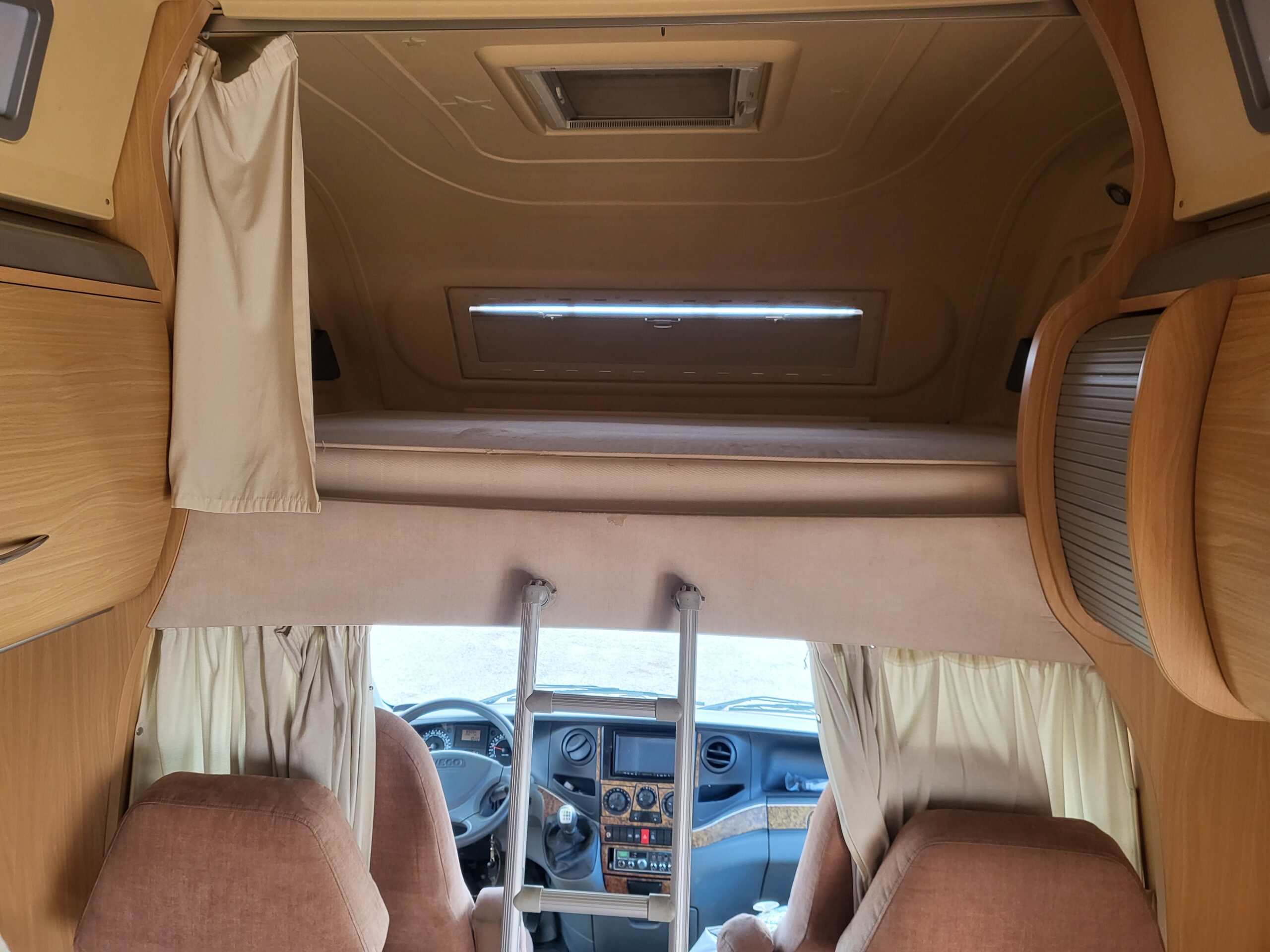 
								IVECO ARCA 720 GLM IVECO 3000 180 cv. completo									